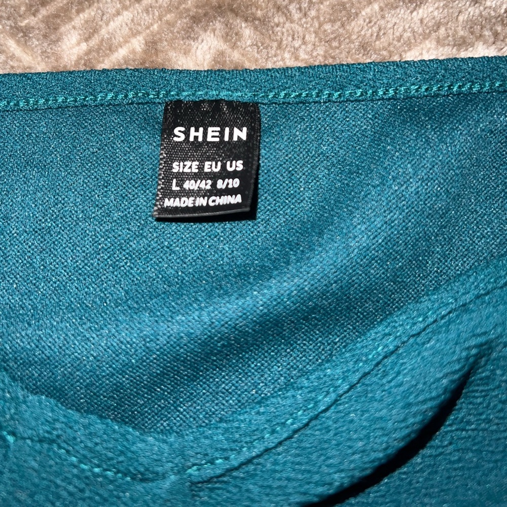 Teal blue off the shoulder crop top - Picture 2 of 3